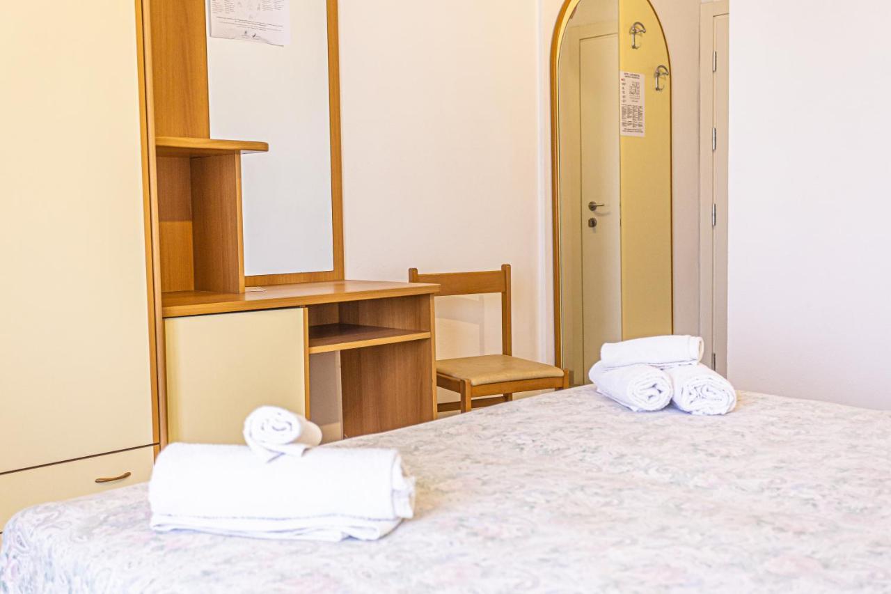 Hotel Continental Беллария-Иджеа-Марина Экстерьер фото