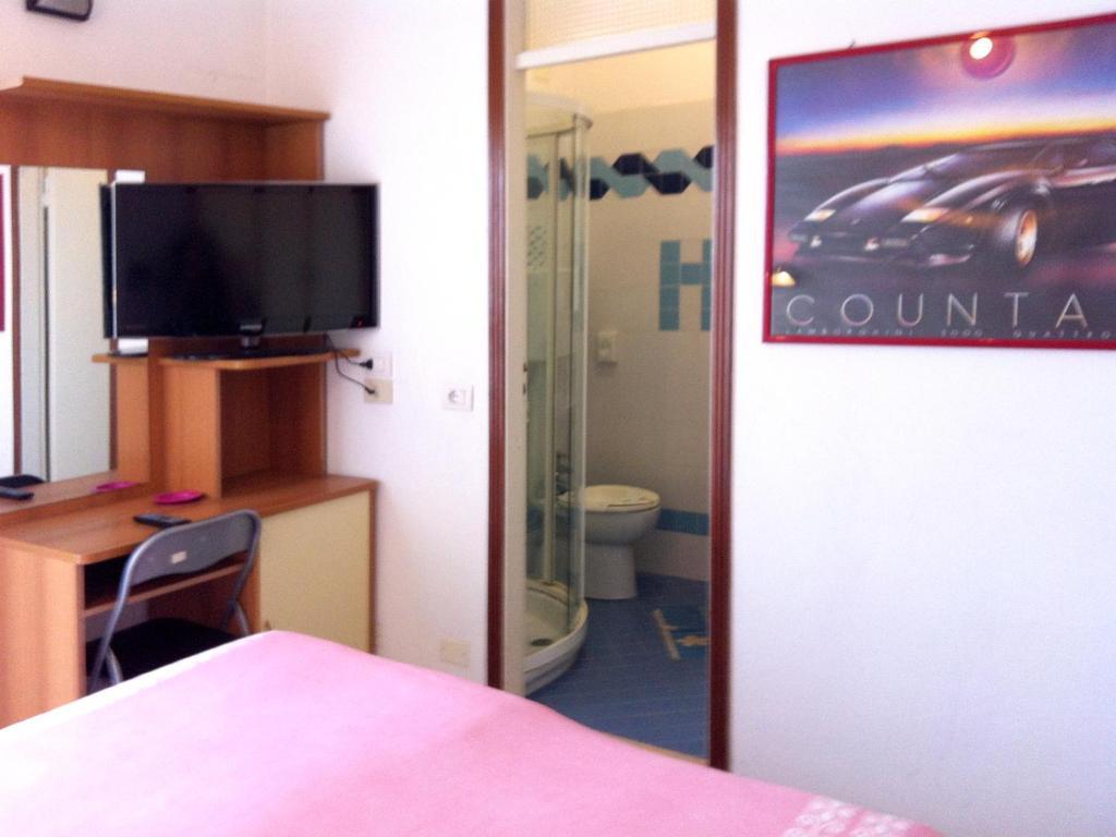 Hotel Continental Беллария-Иджеа-Марина Номер фото